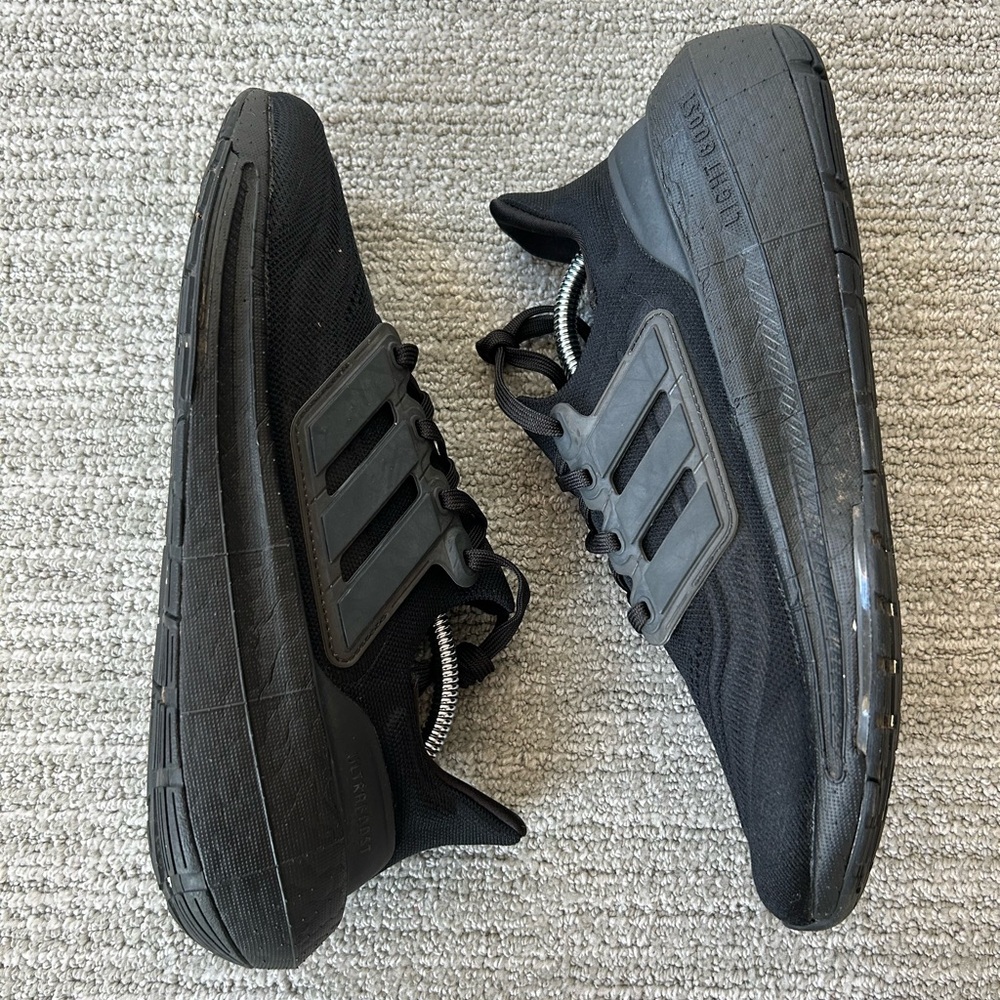 adidas ultraboost 5 - men’s size 9